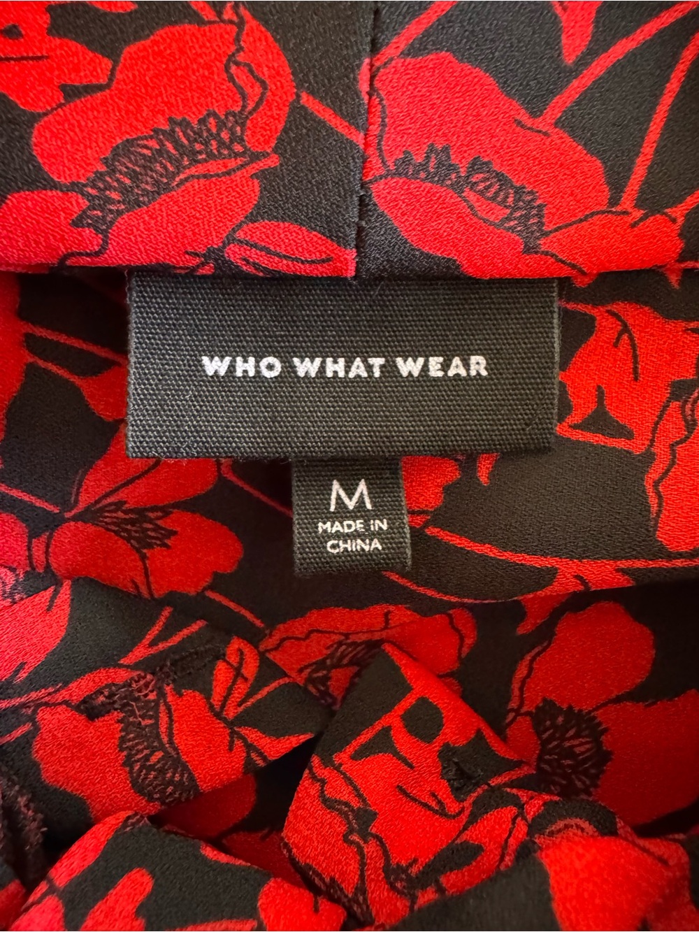 Who What Wear Red Floral Tie-Neck Blouse on Black - Picture 8 of 11